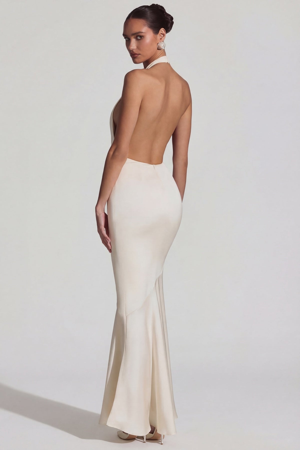 Chic Backless Halterneck Fishtail Gown in Ivory