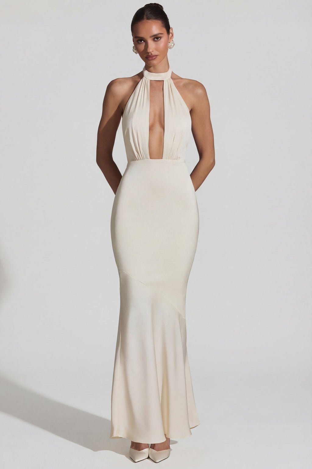 Chic Backless Halterneck Fishtail Gown in Ivory