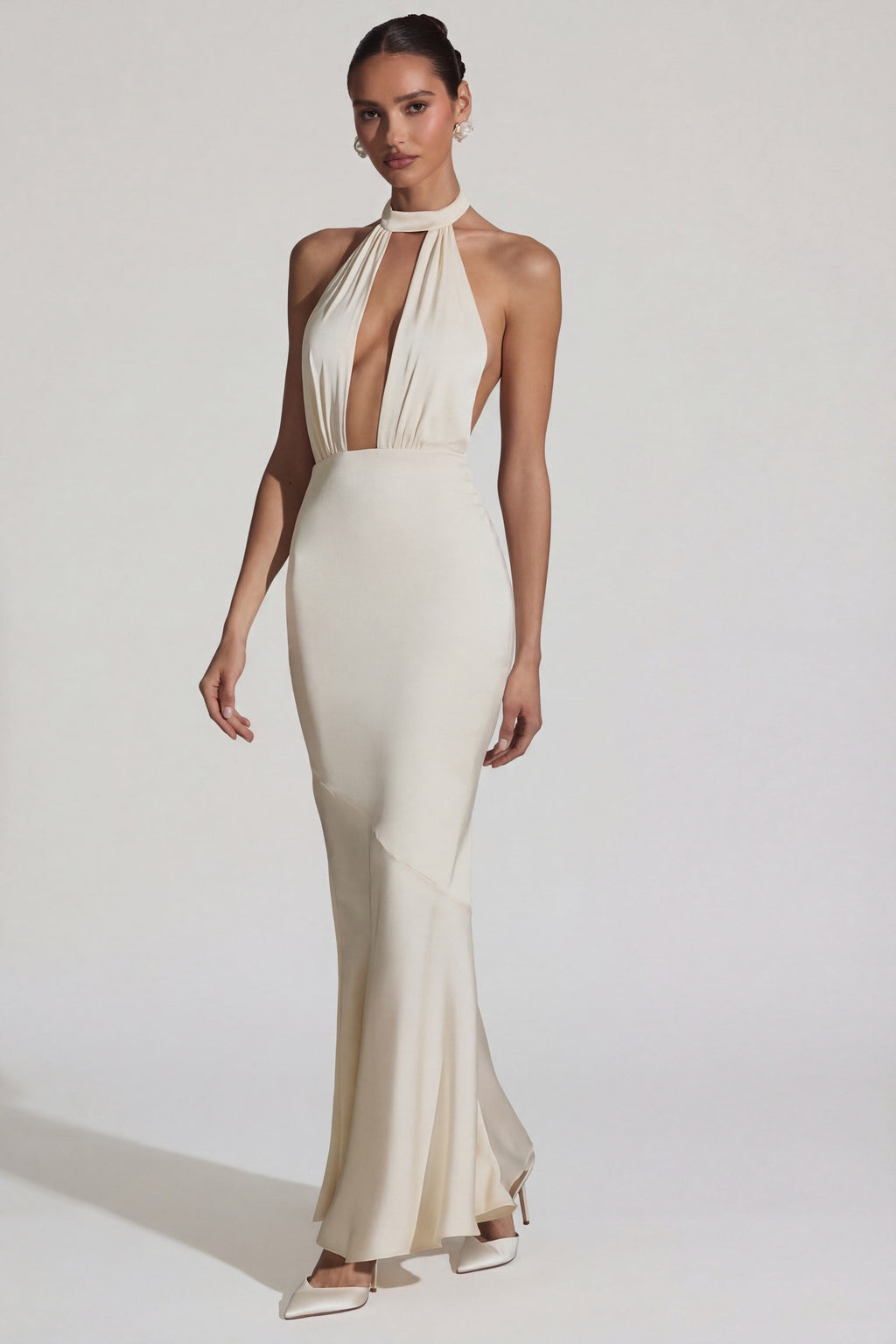 Chic Backless Halterneck Fishtail Gown in Ivory