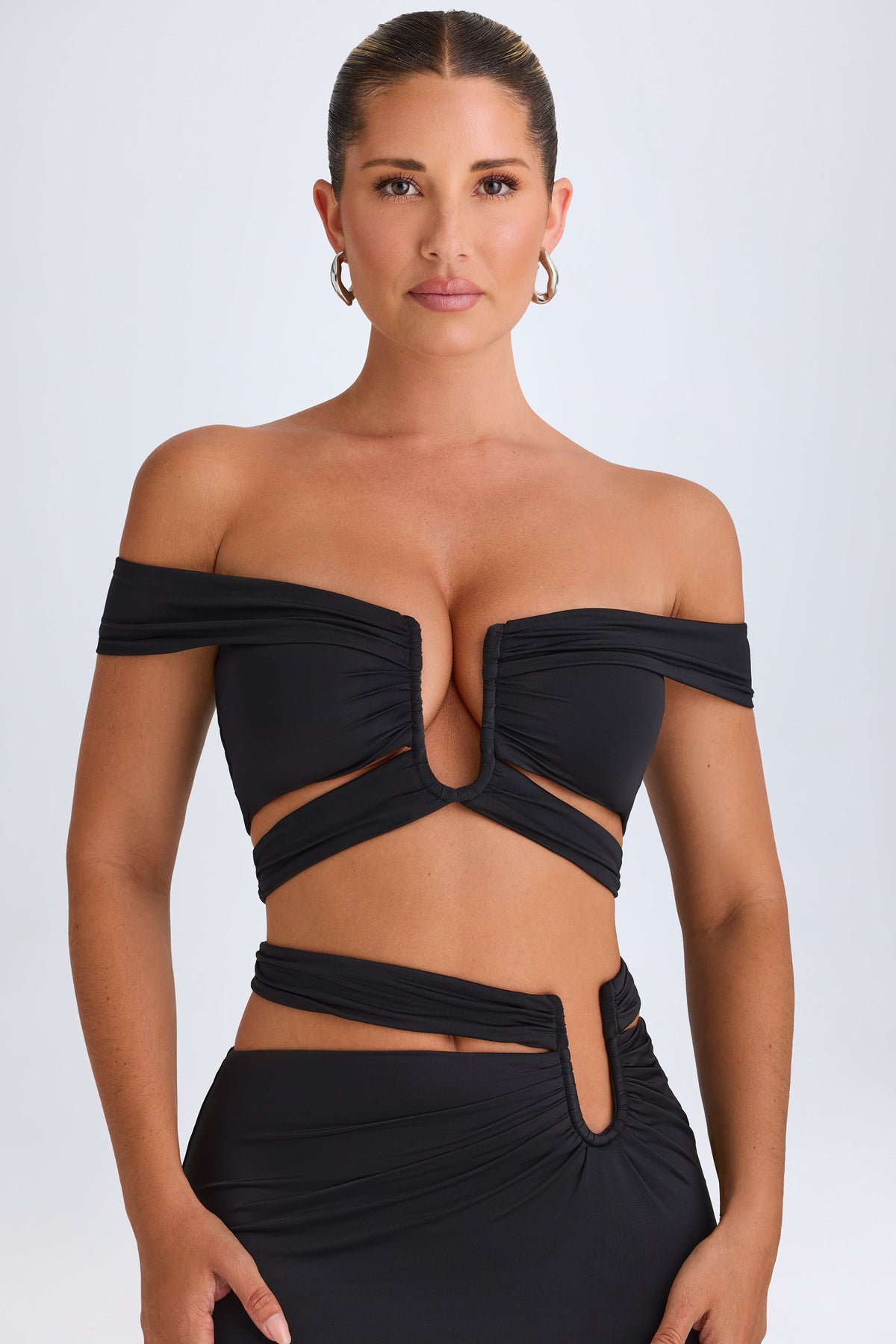 Chic Cut-Out Off-Shoulder Crop Top in Black