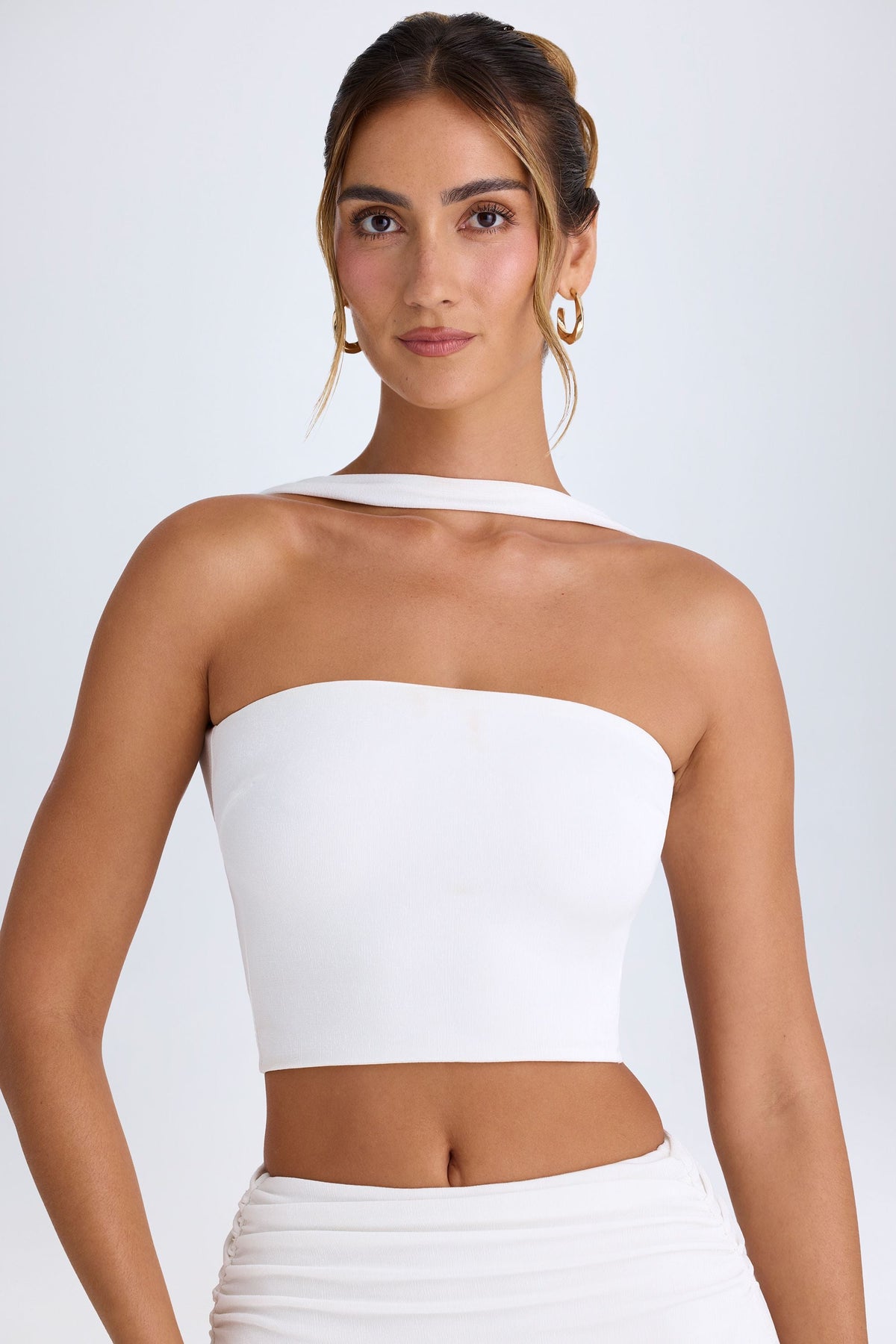 Chic Choker-Detail Bandeau Top in White