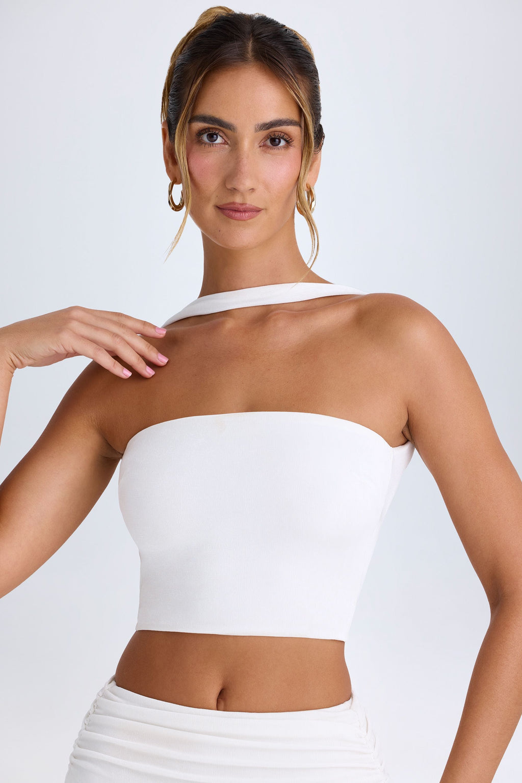 Chic Choker-Detail Bandeau Top in White