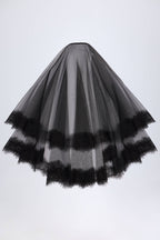 Chic Lace-Trim Veil in Black