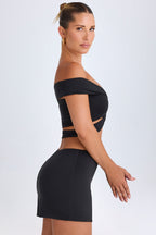 Chic Mid-Rise Micro Mini Skirt in Black
