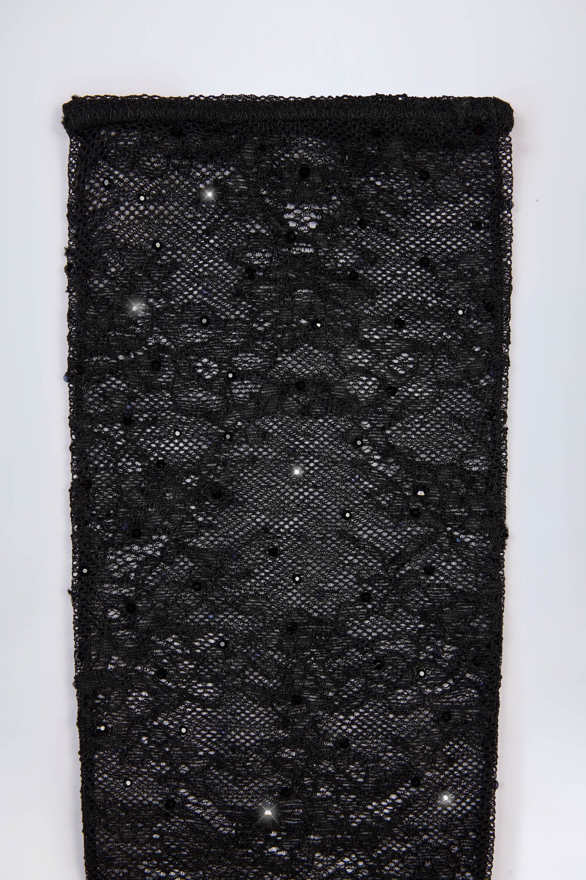 Chic Lace Gloves in Black