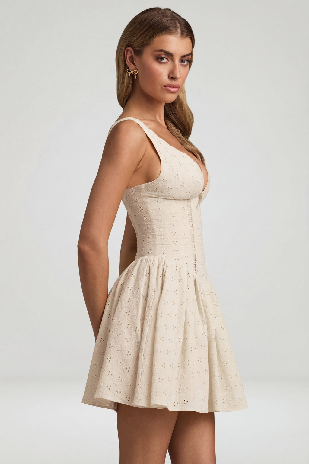 Chic Broderie Anglaise Bow-Detail A-Line Mini Dress in Ivory