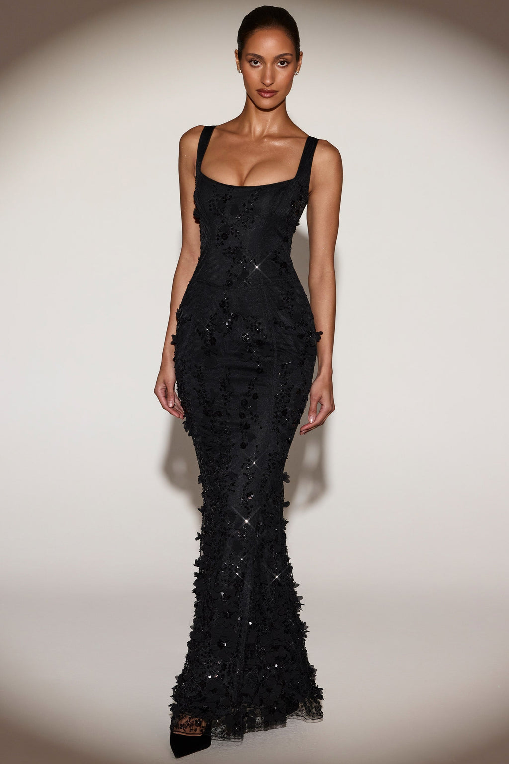 Chic Embellished Appliqué Soft-Scoop Corset Gown in Black