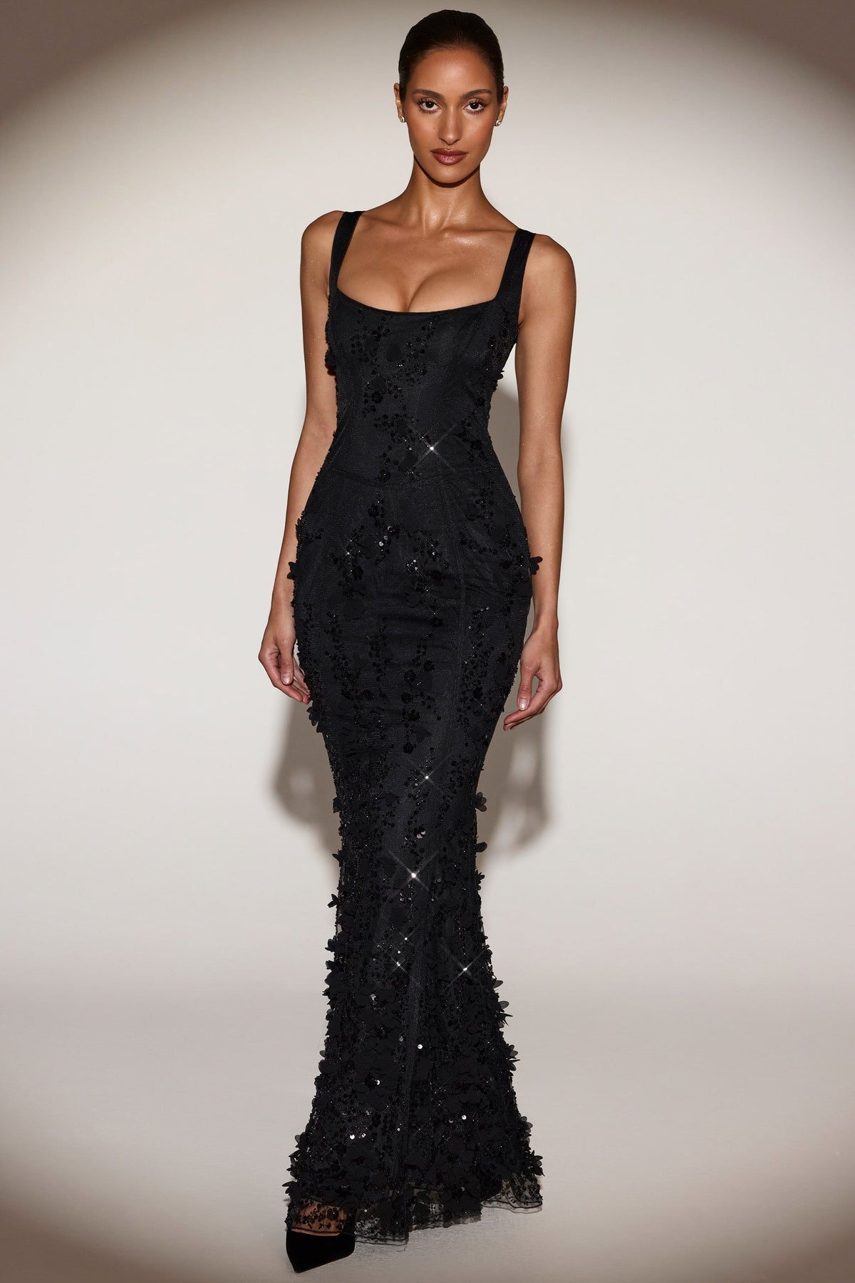 Chic Embellished Appliqué Soft-Scoop Corset Gown in Black