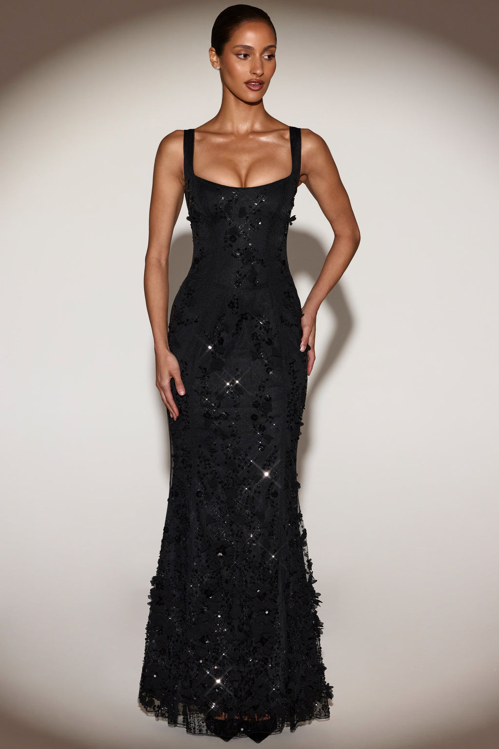 Chic Embellished Appliqué Soft-Scoop Corset Gown in Black