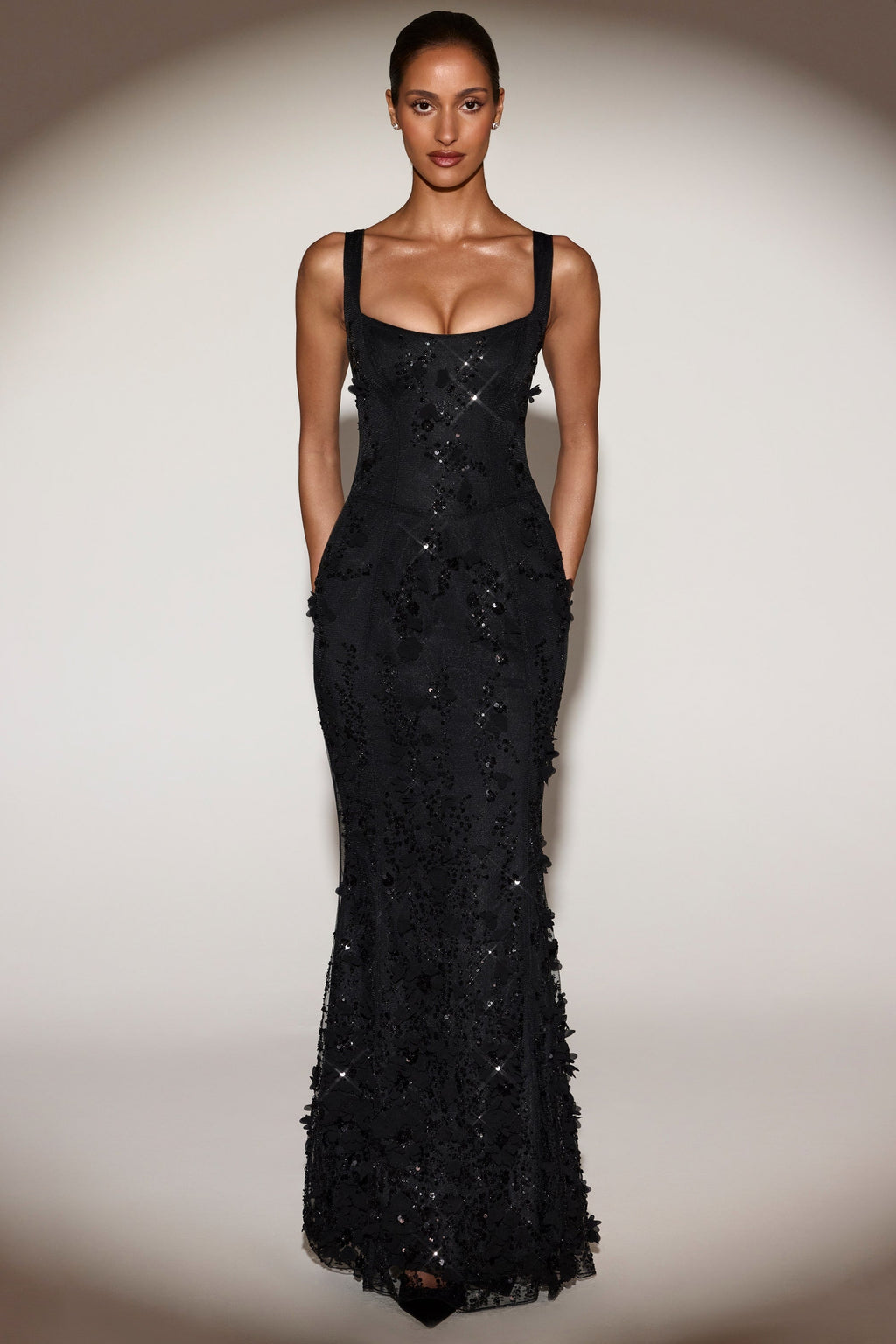 Chic Embellished Appliqué Soft-Scoop Corset Gown in Black