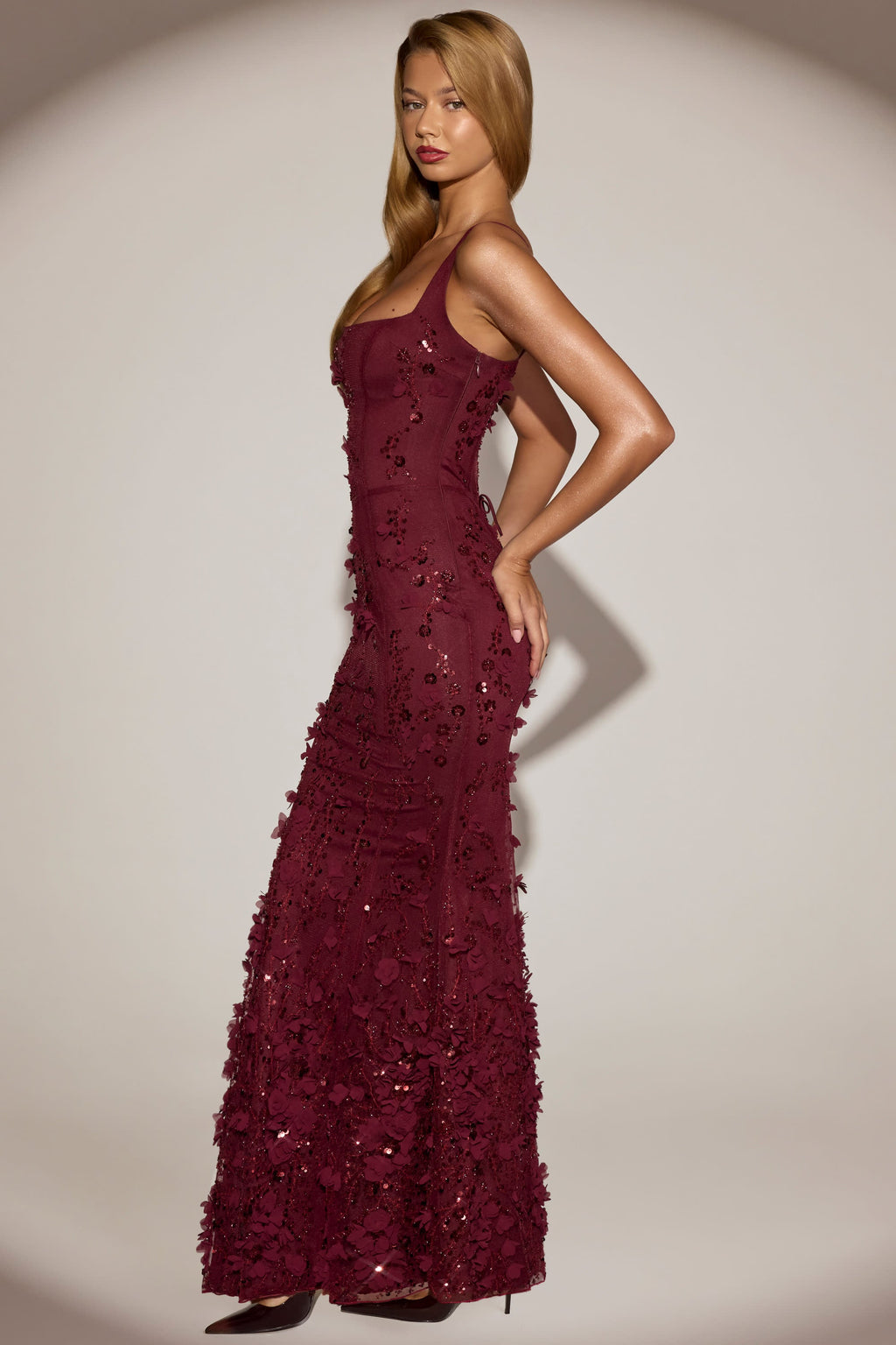 Chic Embellished Appliqué Soft-Scoop Corset Gown in Wine Red