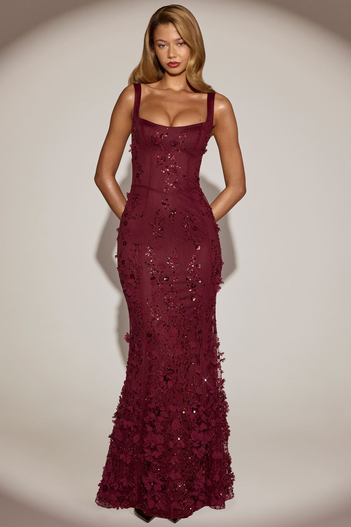 Chic Embellished Appliqué Soft-Scoop Corset Gown in Wine Red