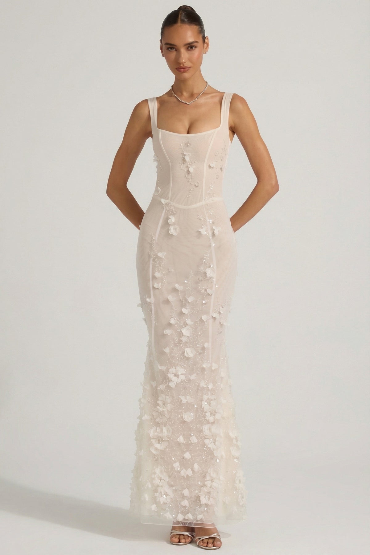 Chic Embellished Appliqué Soft-Scoop Corset Gown in Snow