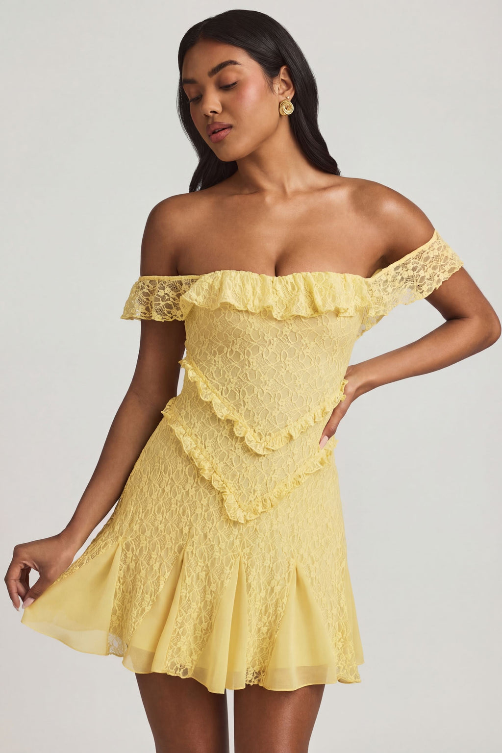 Chic Off-Shoulder Lace A-Line Mini Dress in Pastel Yellow