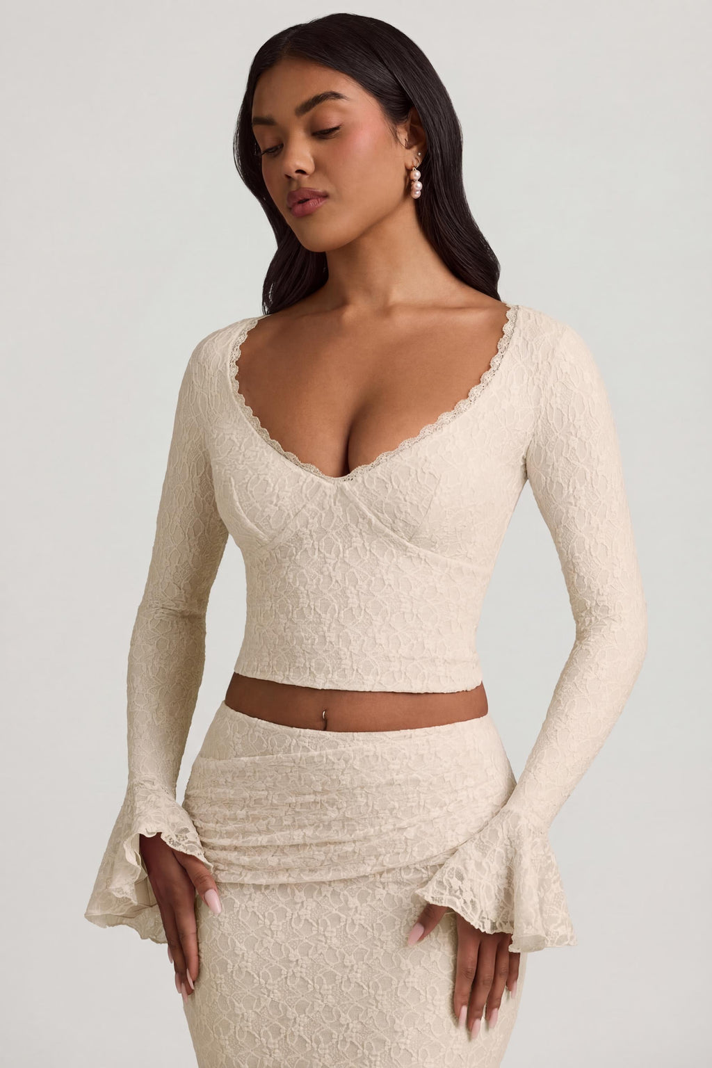 Chic Ruffle Long-Sleeve Lace Top in Ivory