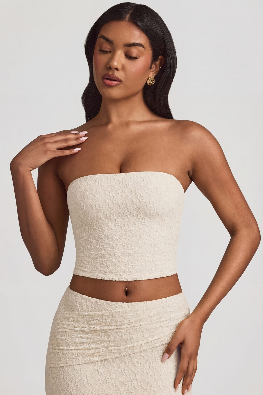 Chic Ruched Strapless Lace Top in Ivory