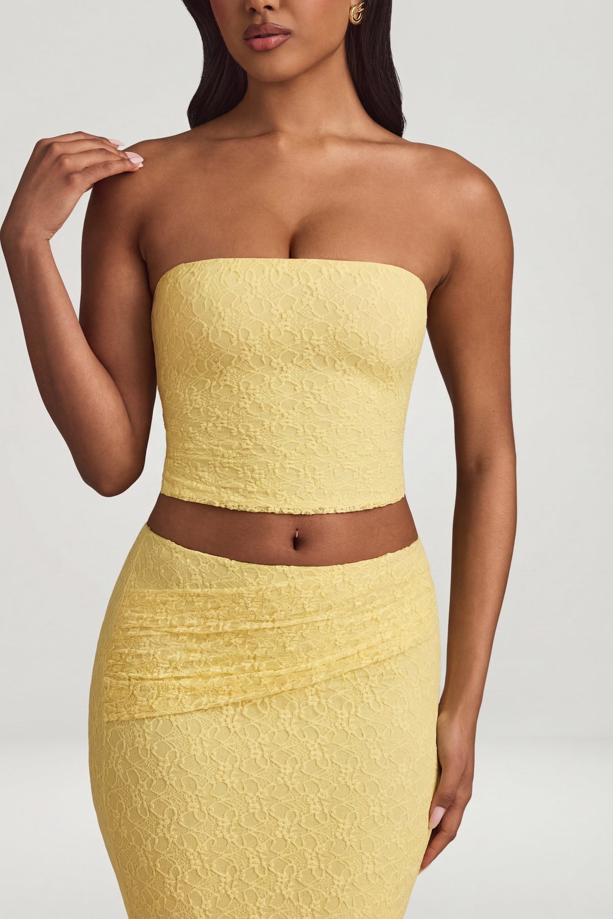 Chic Ruched Strapless Lace Top in Pastel Yellow