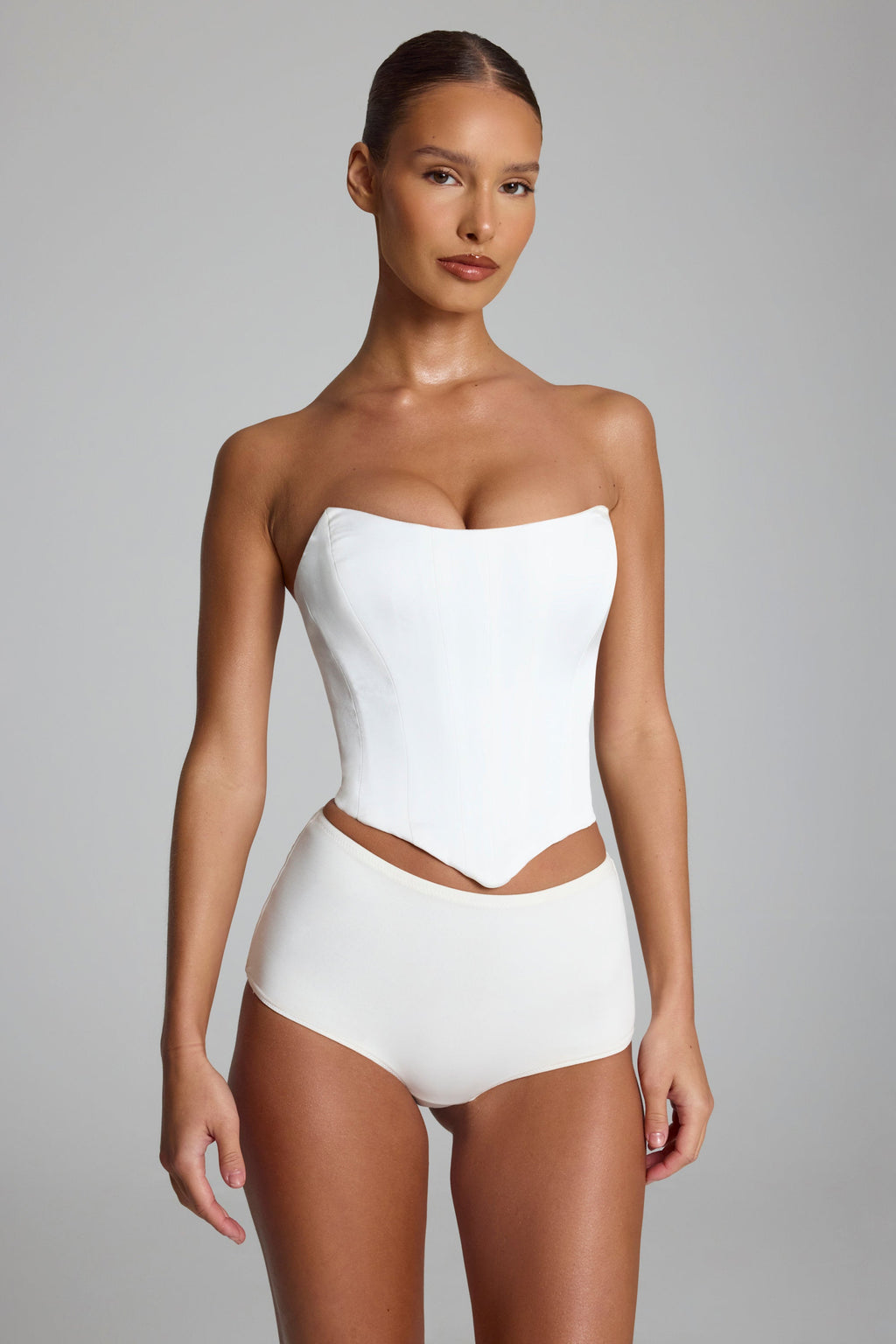 Chic Slinky Jersey Low-Rise Hotpants in White