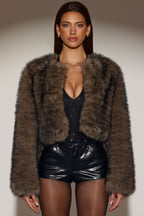 Chic Cropped Faux-Fur Jacket in Chocolate Brown
