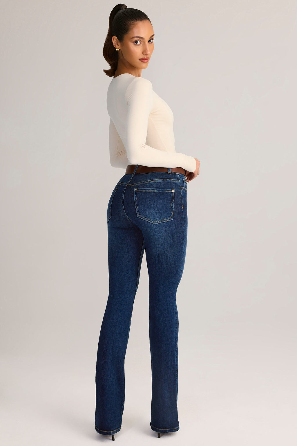 Chic Denim Mid-Rise Flared Jeans in Indigo