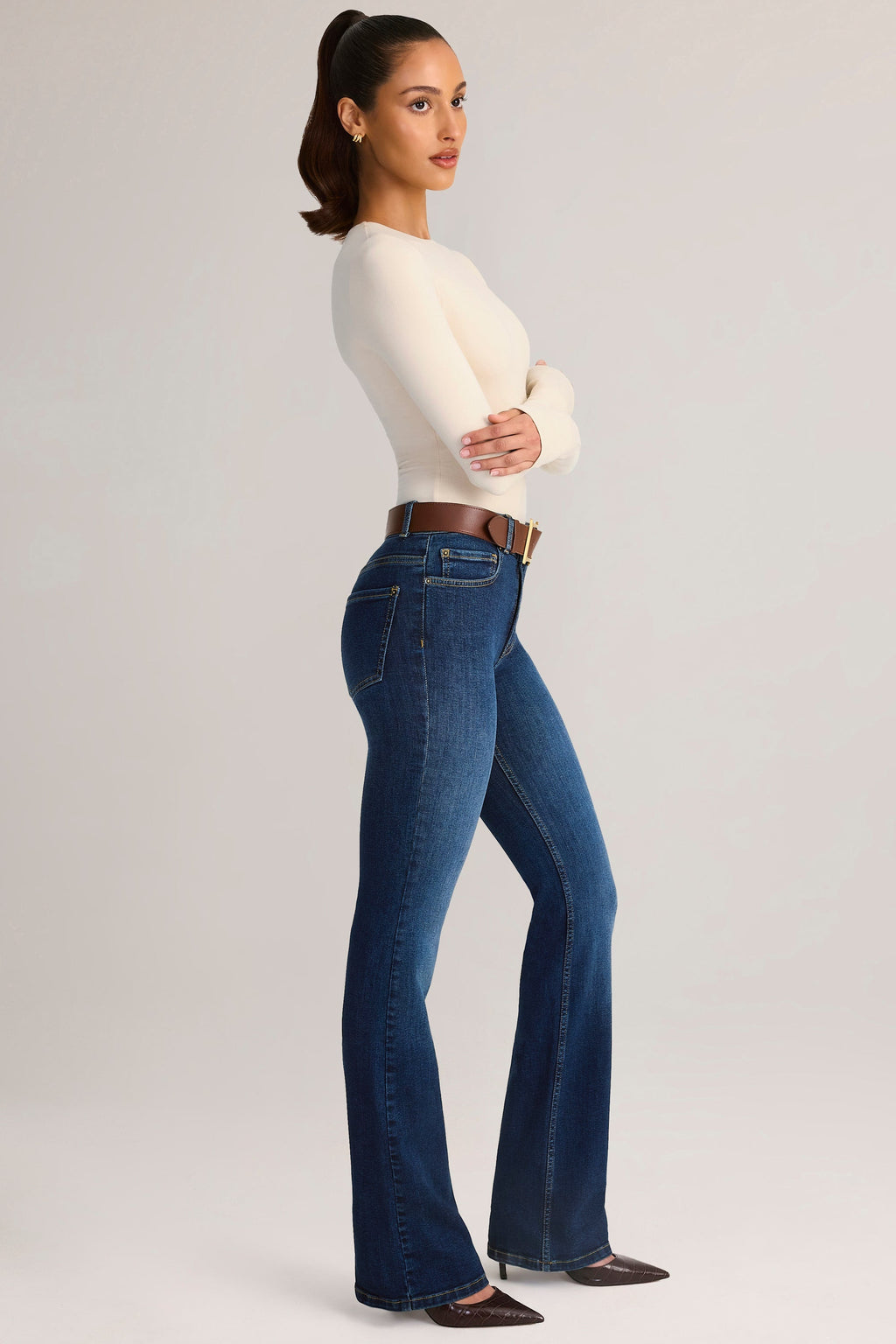 Chic Denim Mid-Rise Flared Jeans in Indigo