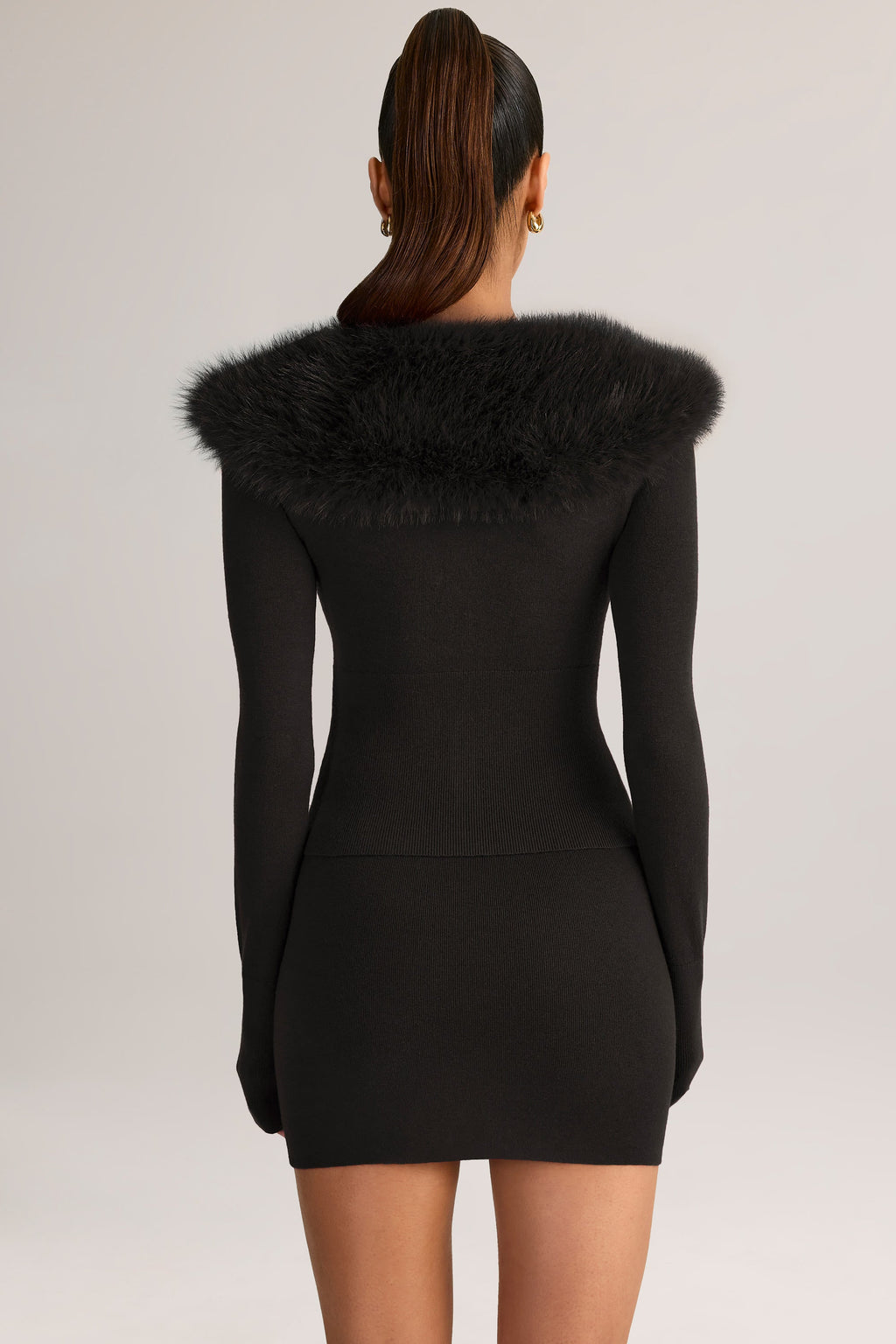 Chic Knit Mid-Rise Mini Skirt in Black