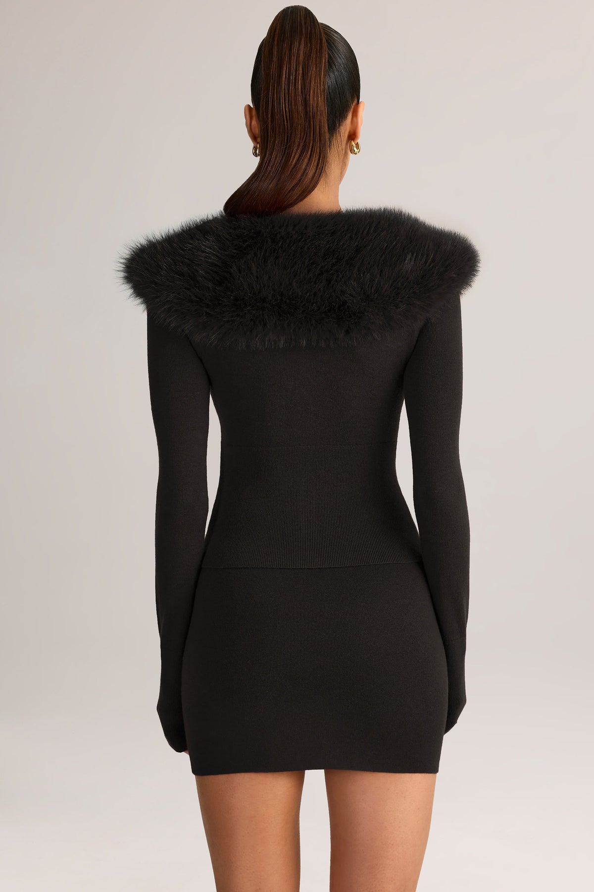 Chic Knit Mid-Rise Mini Skirt in Black