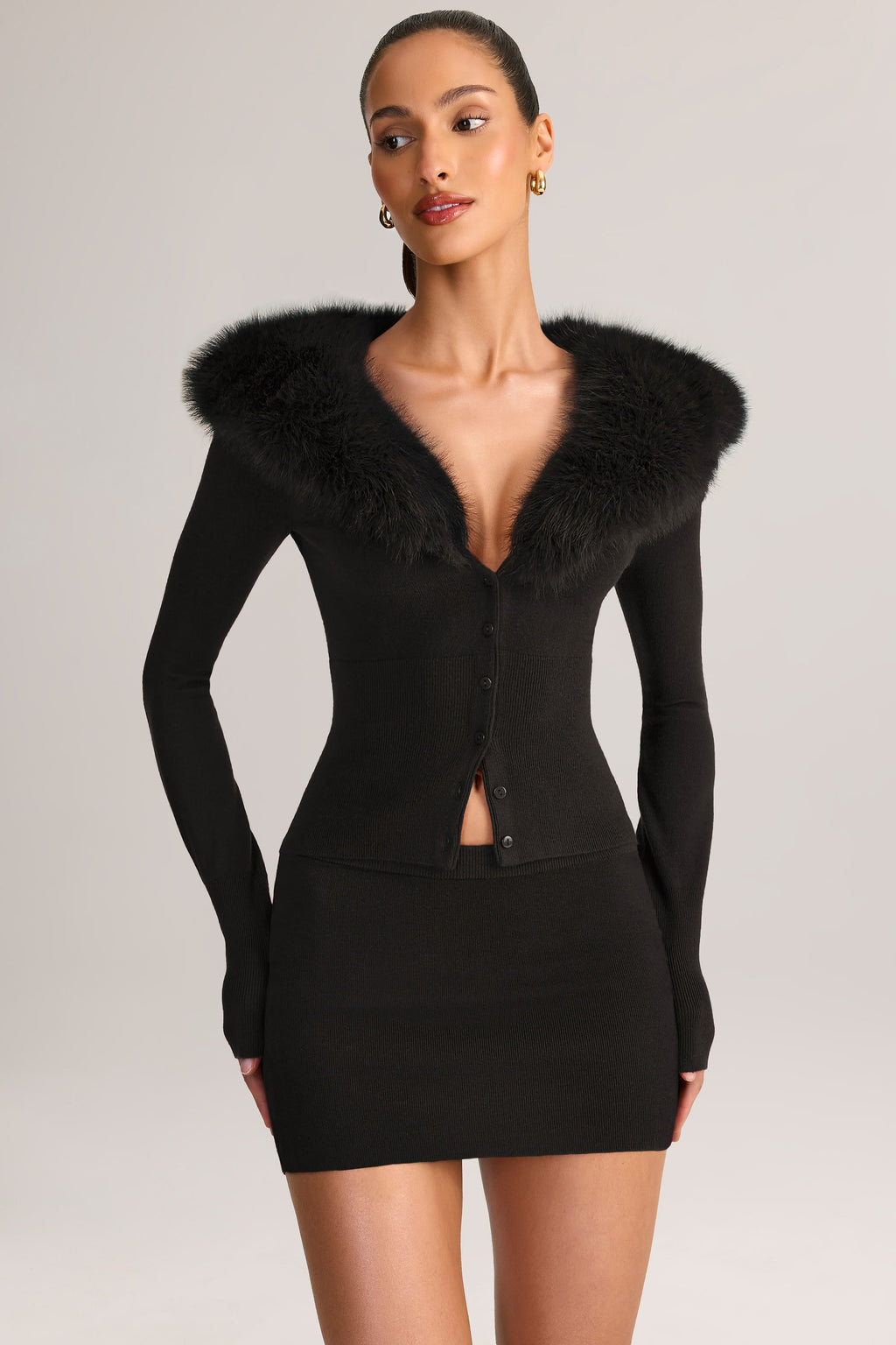 Chic Knit Mid-Rise Mini Skirt in Black
