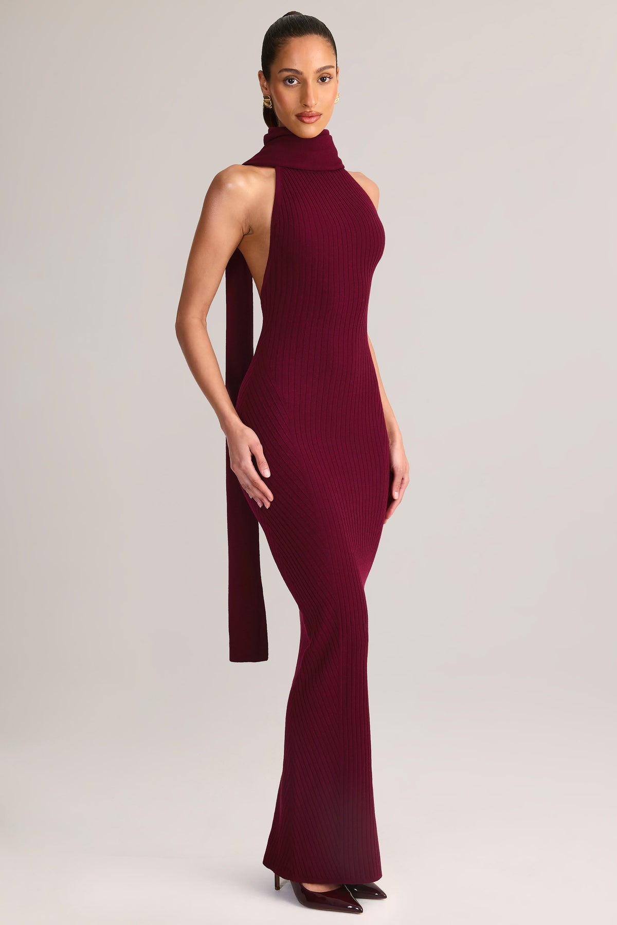 Chic Rib-Knit Scarf-Detail Halterneck Maxi Dress in Wine