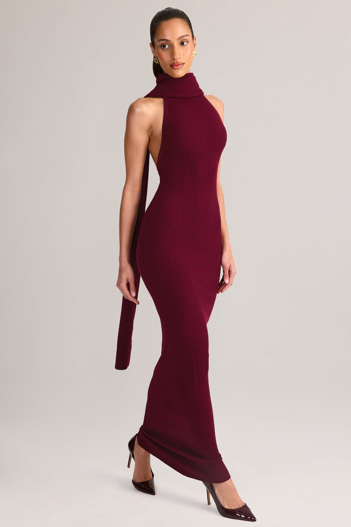 Chic Rib-Knit Scarf-Detail Halterneck Maxi Dress in Wine