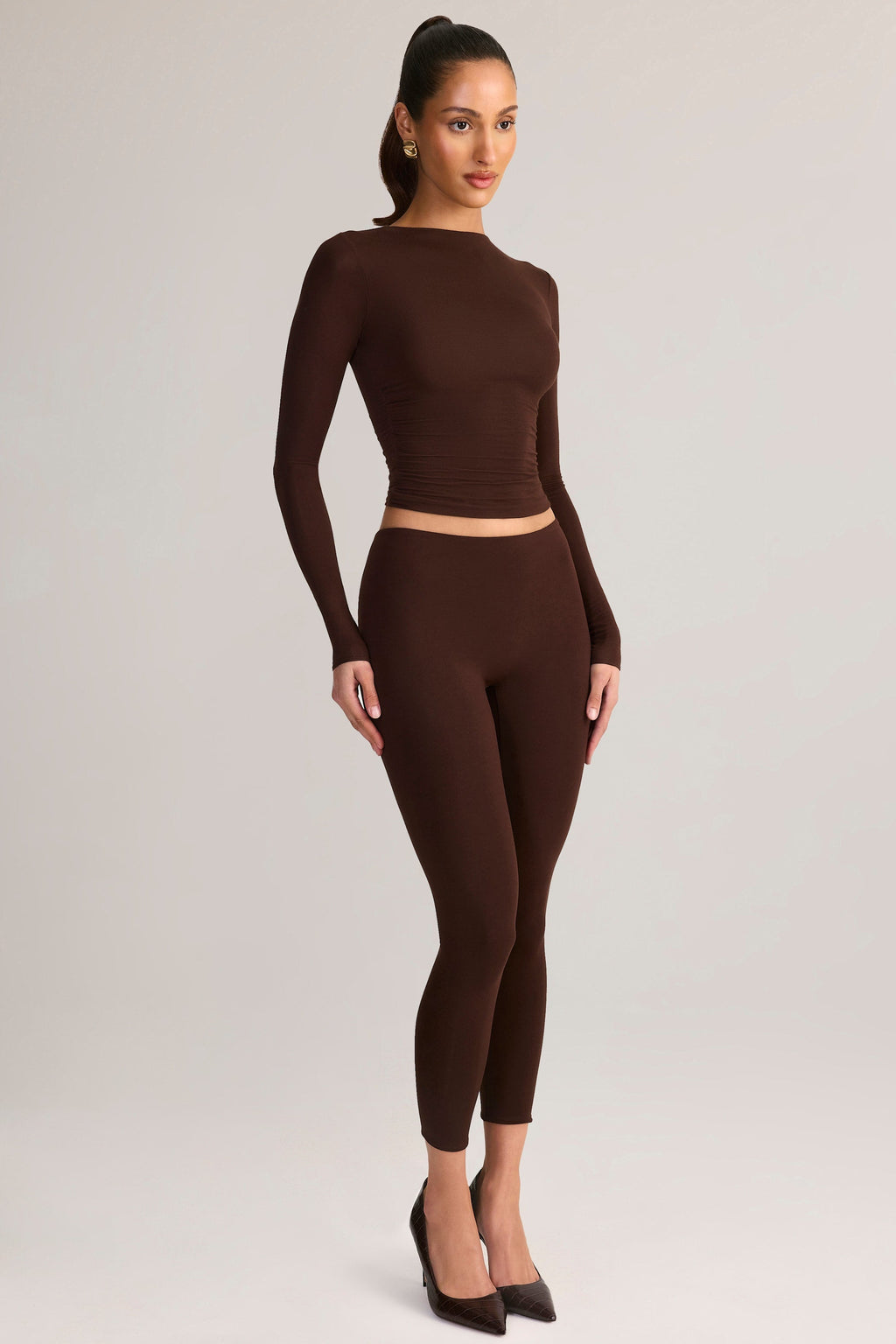 Chic Modal Mid-Rise Cropped Leggings in Chocolate Brown
