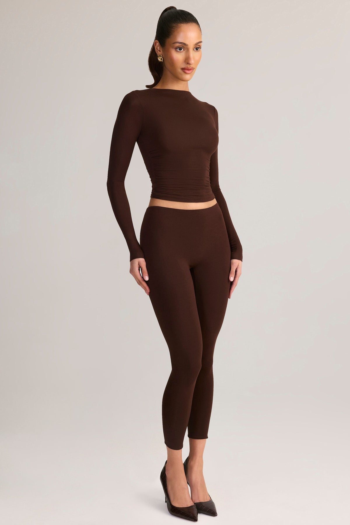 Chic Modal Mid-Rise Cropped Leggings in Chocolate Brown
