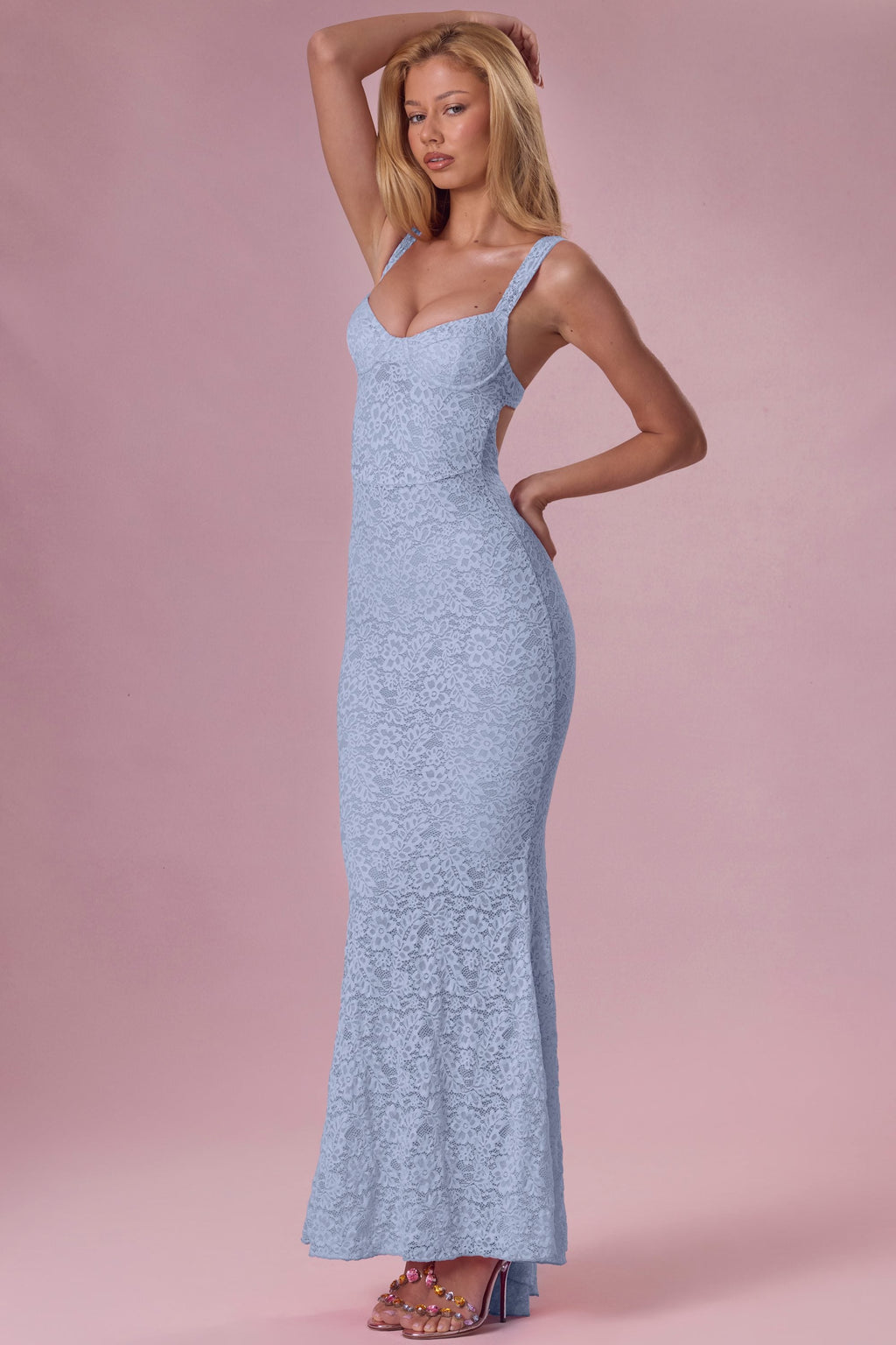 Chic Lace Sweetheart-Neck Gown in Sky Blue