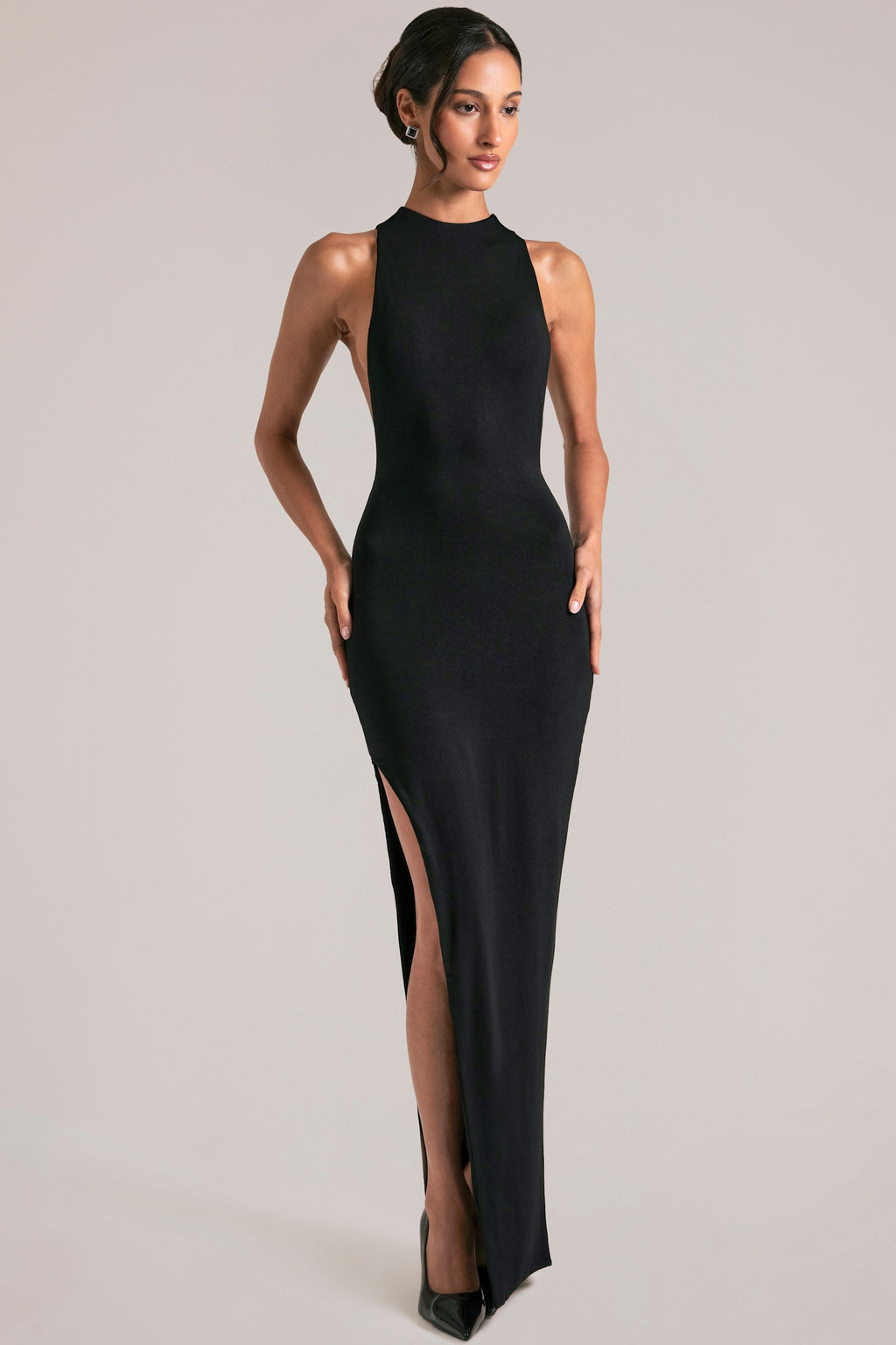 Chic Sleeveless Maxi Dress in Black