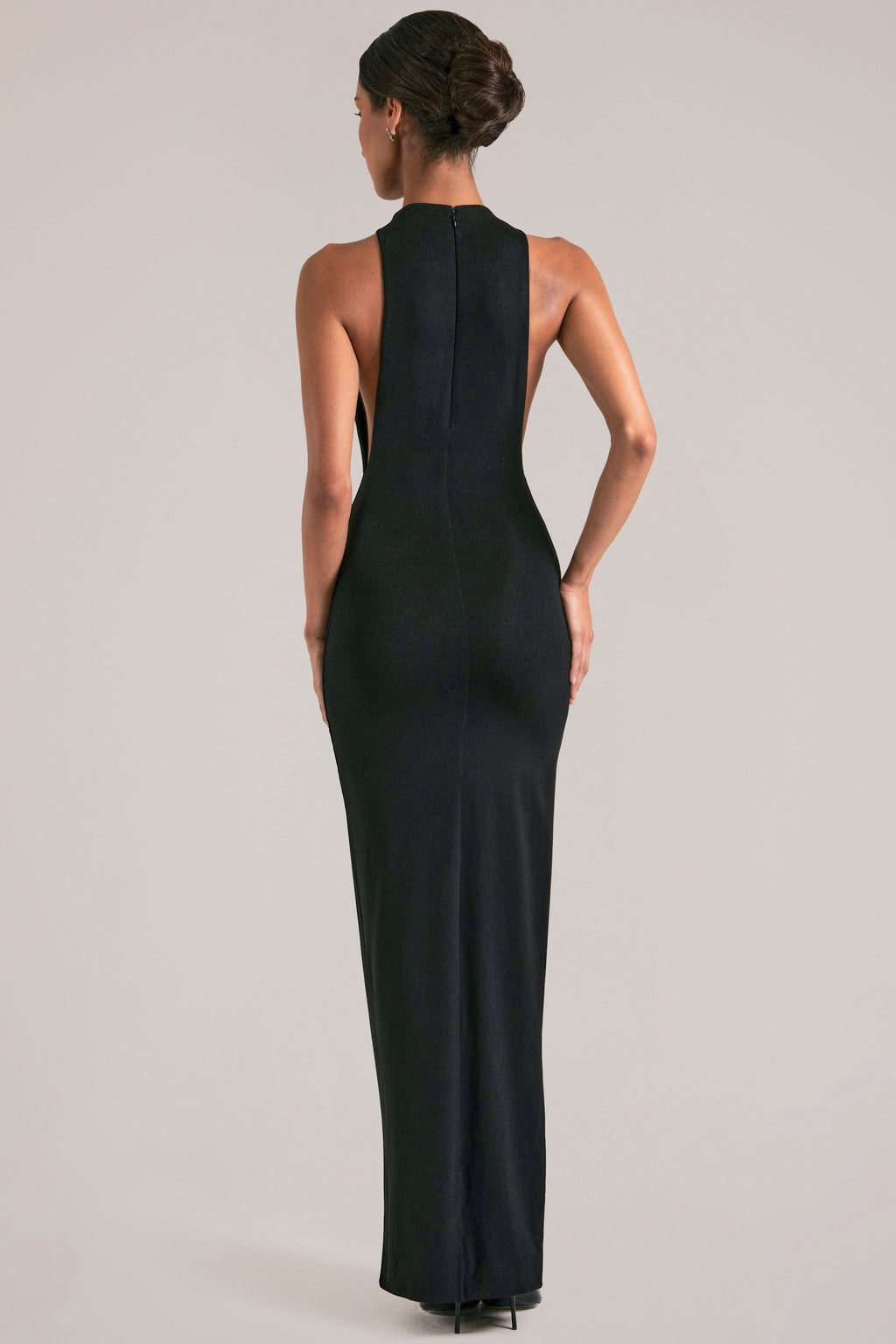 Chic Sleeveless Maxi Dress in Black