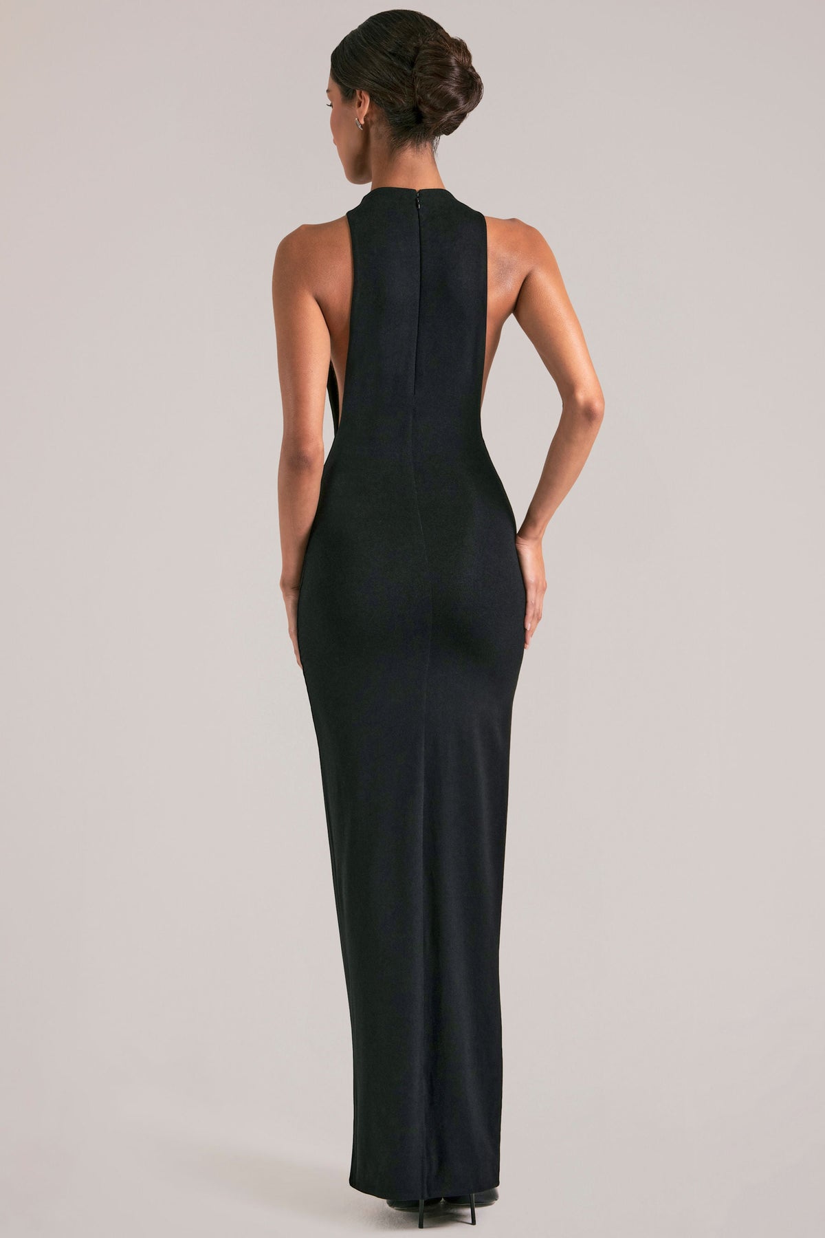 Chic Sleeveless Maxi Dress in Black