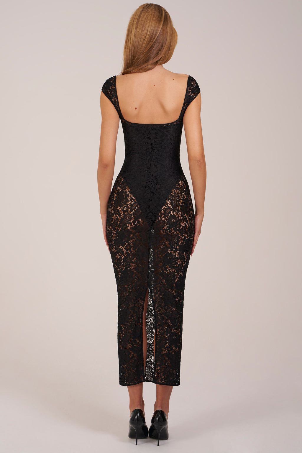 Chic Sweetheart-Neck Maxi Dress in Black