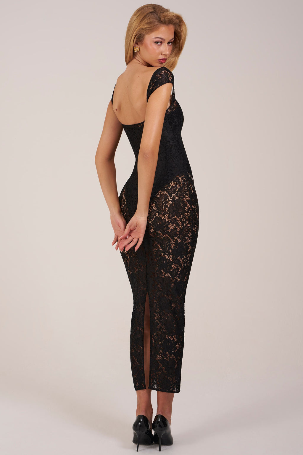 Chic Sweetheart-Neck Maxi Dress in Black