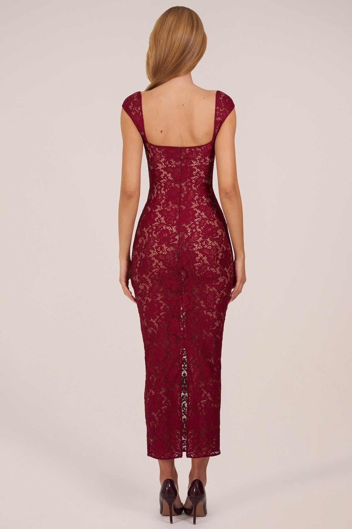 Chic Sweetheart-Neck Maxi Dress in Wine