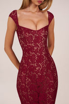 Chic Sweetheart-Neck Maxi Dress in Wine