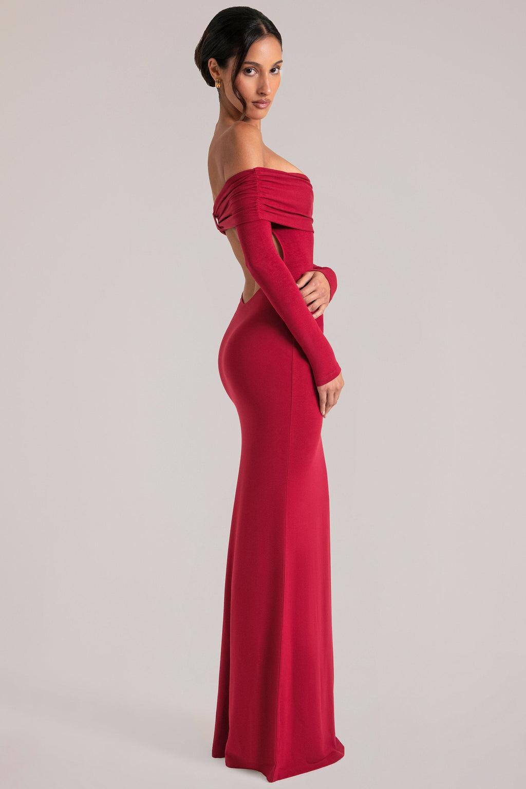 Chic Off-Shoulder Long-Sleeve Maxi Dress in Cherry Red