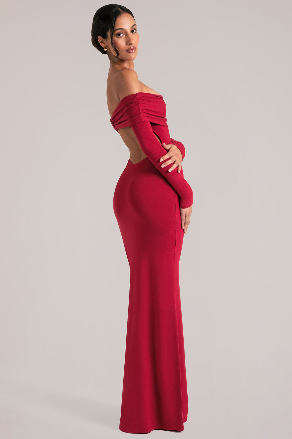 Chic Off-Shoulder Long-Sleeve Maxi Dress in Cherry Red