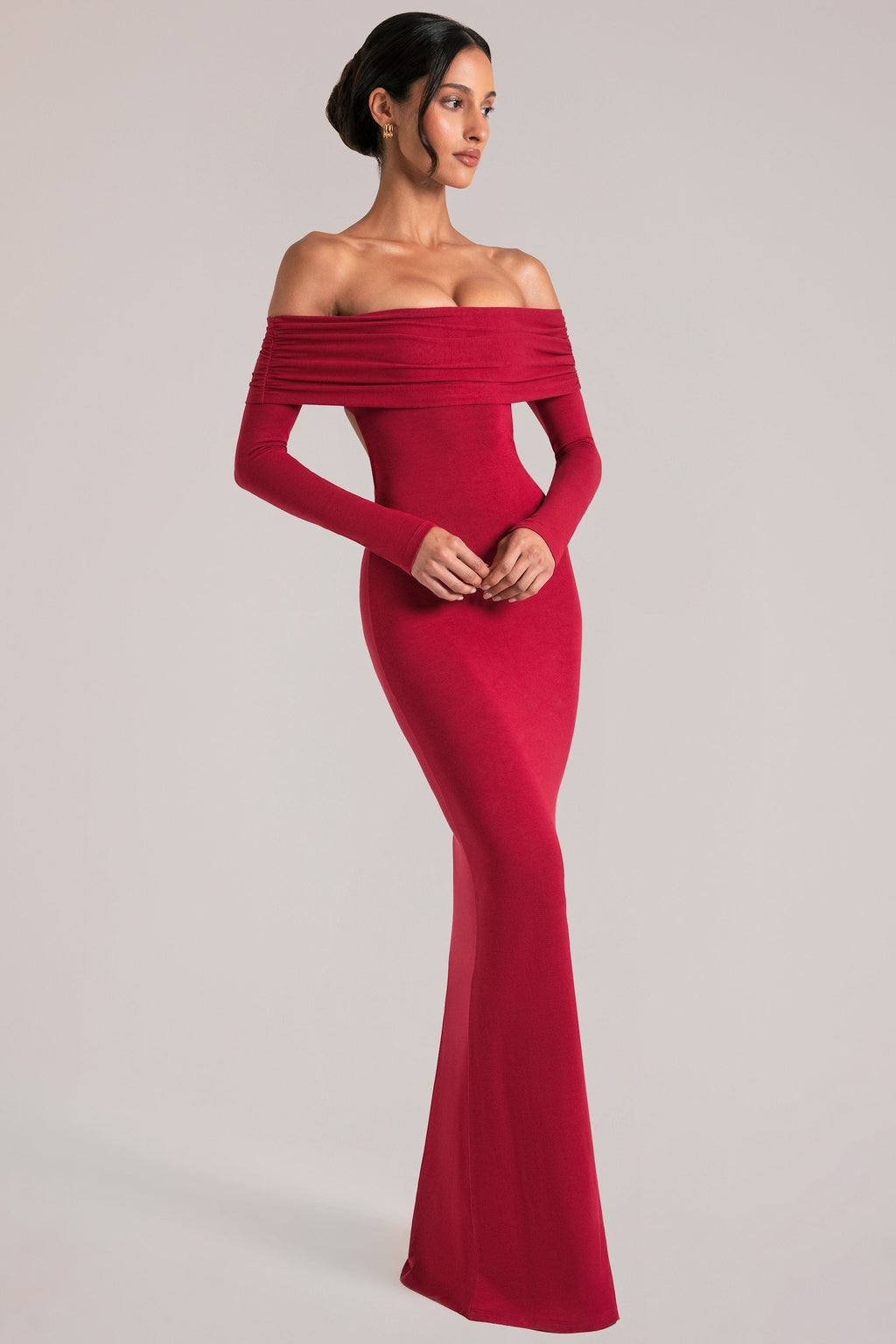 Chic Off-Shoulder Long-Sleeve Maxi Dress in Cherry Red