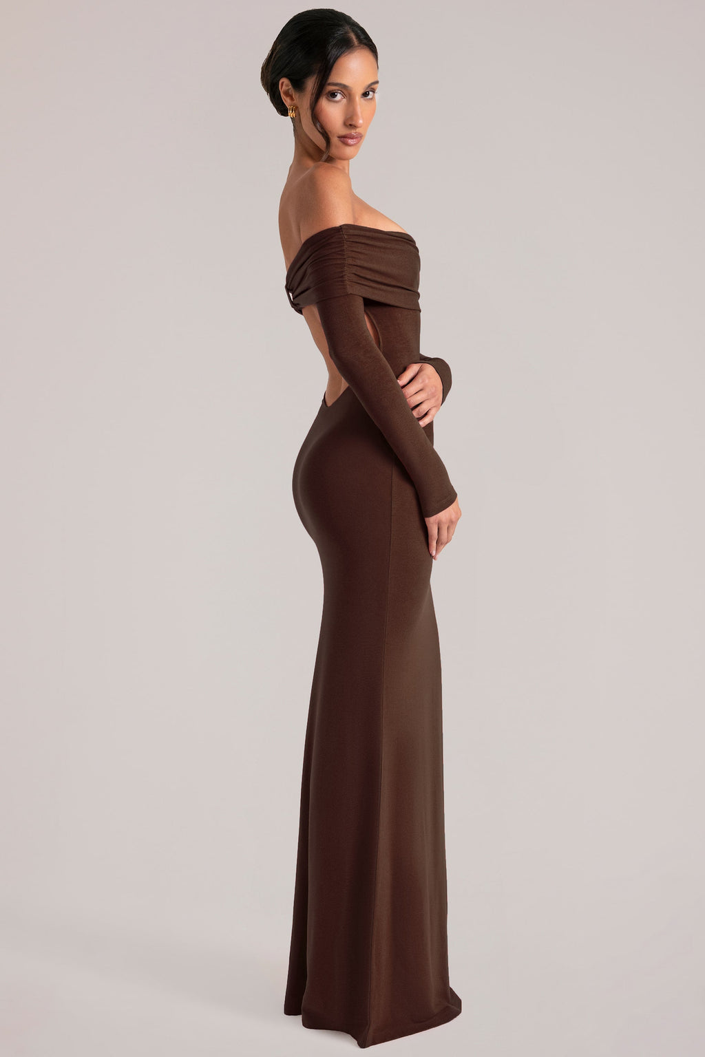 Chic Off-Shoulder Long-Sleeve Maxi Dress in Chocolate Brown