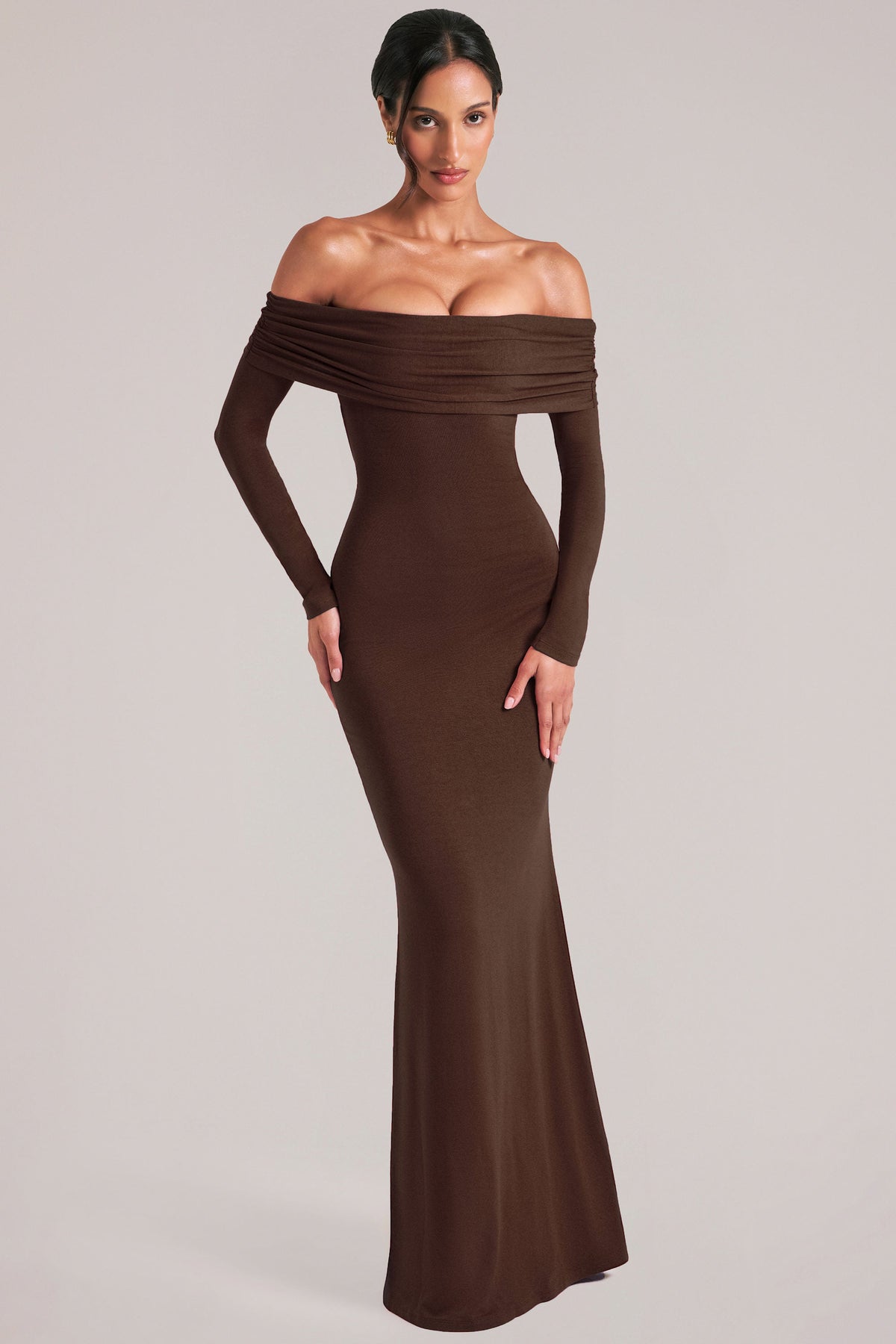 Chic Off-Shoulder Long-Sleeve Maxi Dress in Chocolate Brown