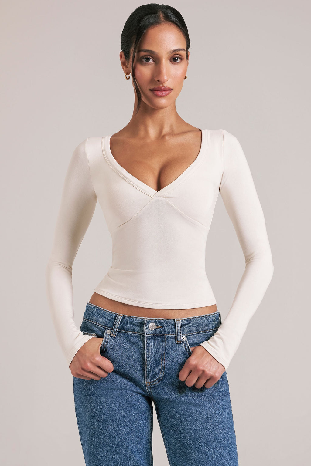 Chic V-Neck Long-Sleeve Top in Vanilla
