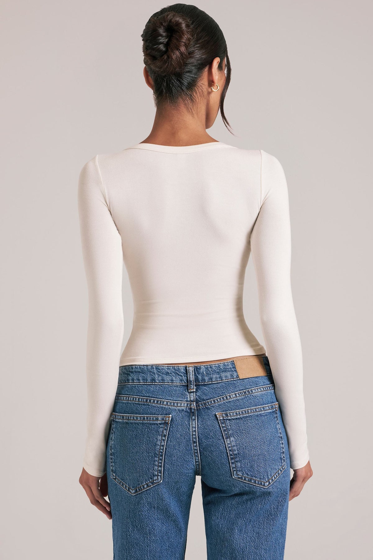 Chic V-Neck Long-Sleeve Top in Vanilla
