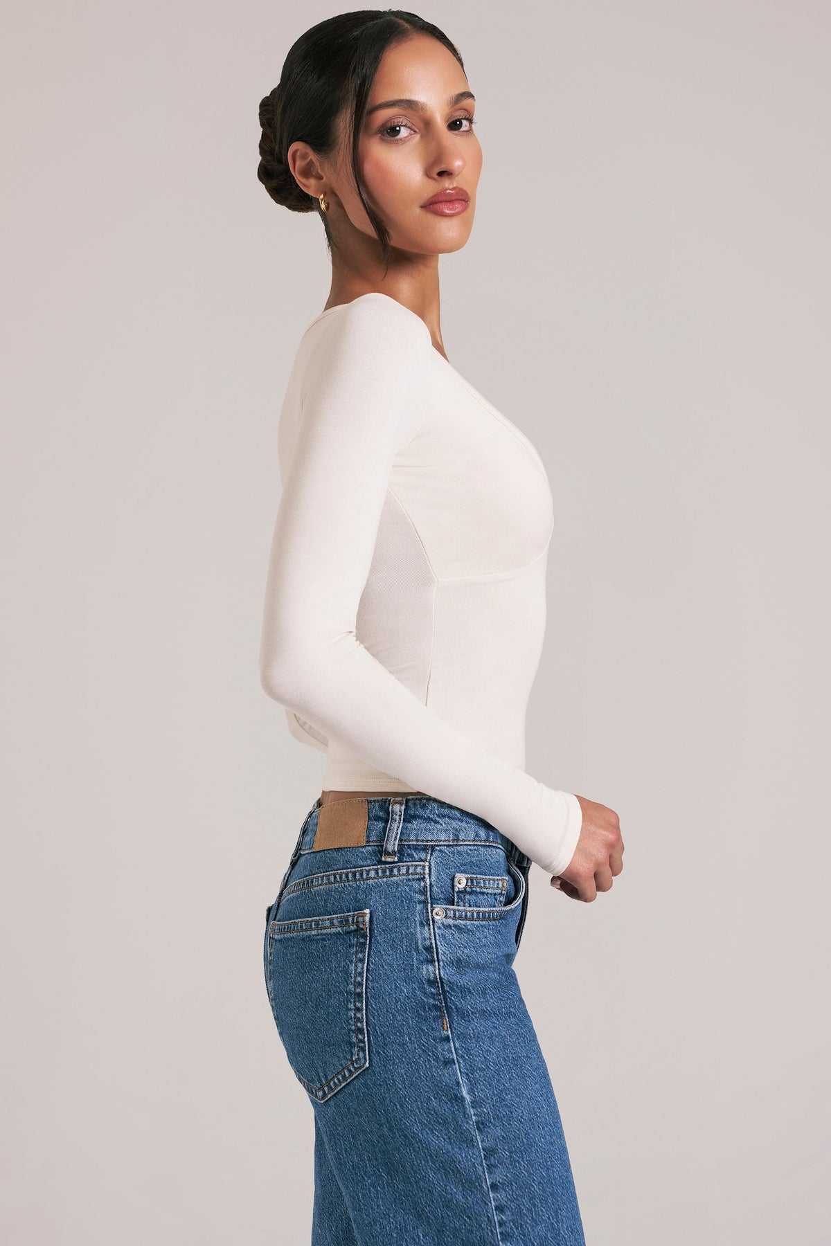 Chic V-Neck Long-Sleeve Top in Vanilla