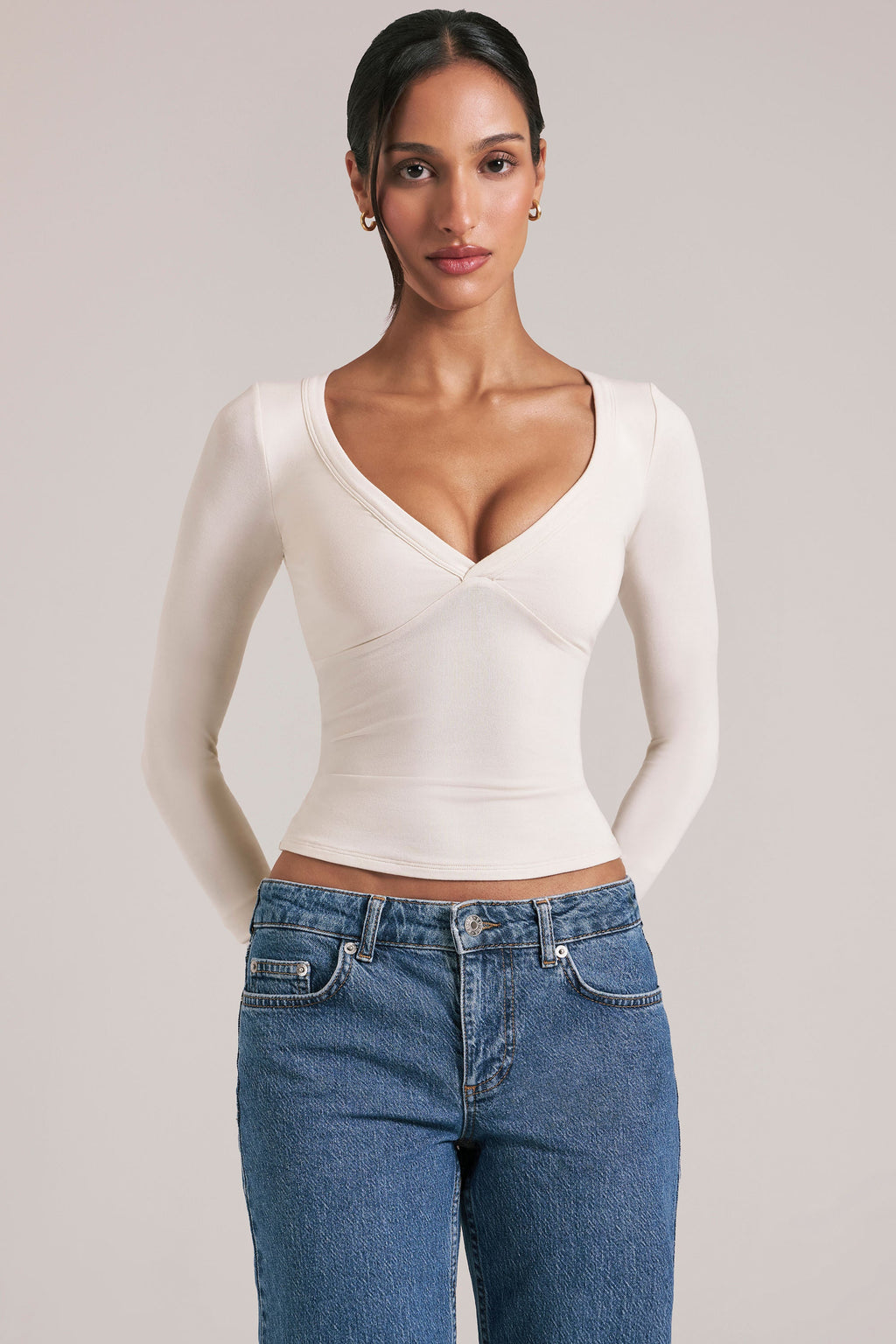 Chic V-Neck Long-Sleeve Top in Vanilla
