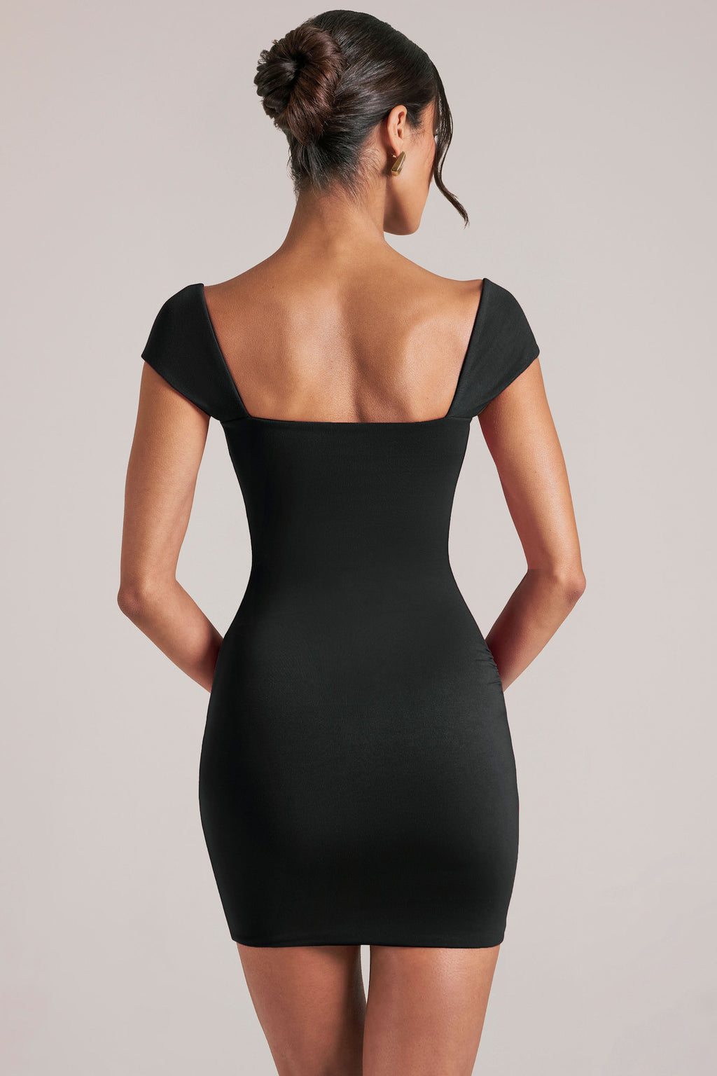 Chic Sweetheart Neckline Mini Dress in Black